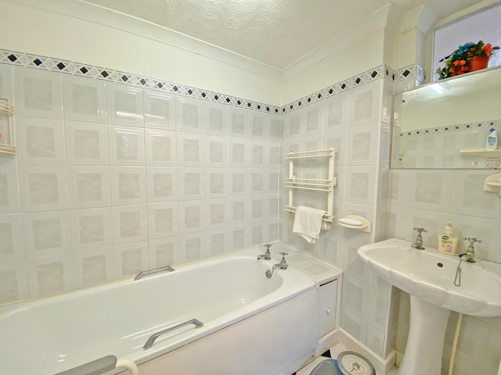 Ground Bathroom