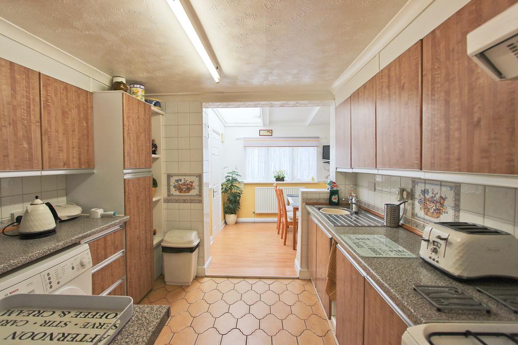 Kitchen/Dining Space