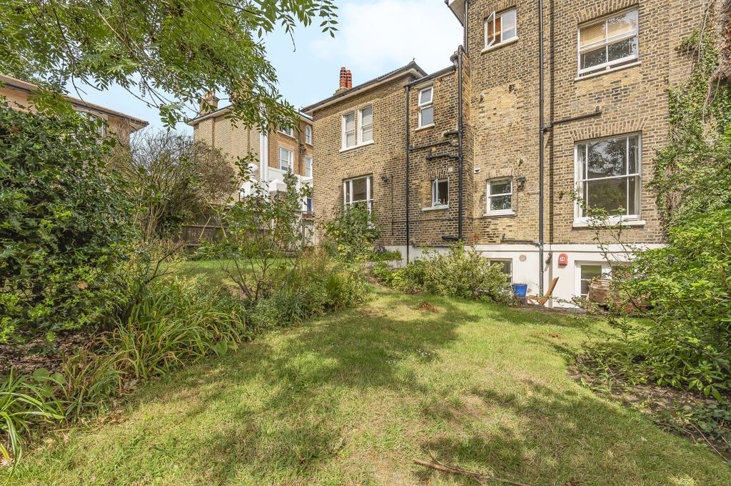 Glenton Road London SE13 2 bed flat - £1,350 pcm (£312 pw)