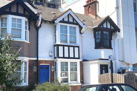 2 bedroom terraced house to rent, Frederick Street, Brighton.