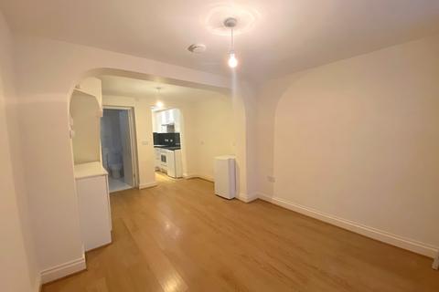 2 bedroom terraced house to rent, Frederick Street, Brighton.