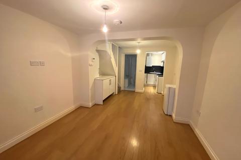 2 bedroom terraced house to rent, Frederick Street, Brighton.