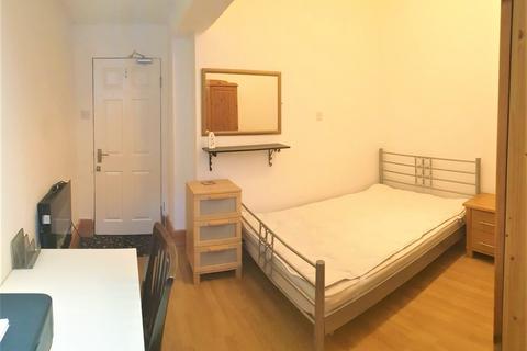 5 bedroom flat to rent - Wilmslow Road,  Manchester M14 6XQ