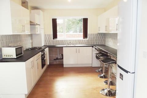 5 bedroom terraced house to rent, Ladybarn Lane, Manchester M14 6YU