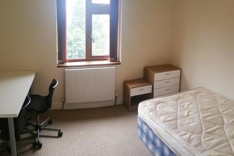 4 bedroom flat to rent, Egerton Road , Fallowfield