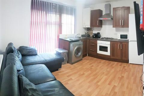 2 bedroom flat to rent, Egerton Road, Fallowfield, Manchester