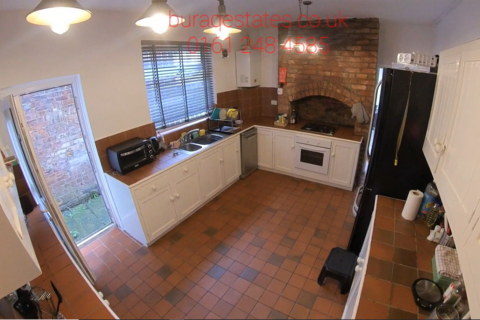 6 bedroom terraced house to rent, Carmoor Road, Victoria Park, Manchester