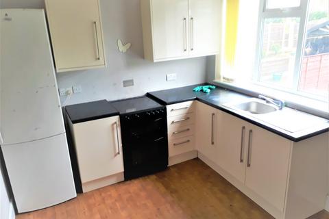 3 bedroom semi-detached house to rent, Kingswood Road,  M14 7PU