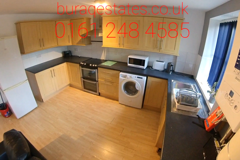 3 bedroom apartment to rent, Ladybarn Lane, Manchester M14 6NQ