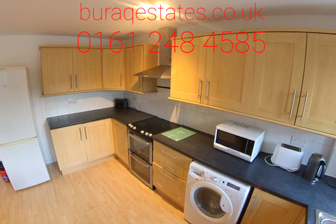 3 bedroom apartment to rent, Ladybarn Lane, Manchester M14 6NQ