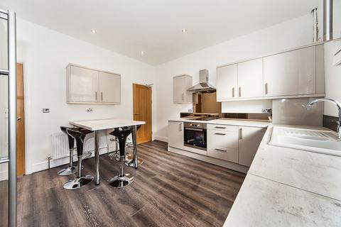 Burchett Grove, Woodhouse, Leeds, LS6 2JA