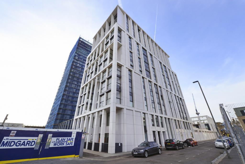 5 Foundry House, Lockington Road, London SW8 2 bed flat £2,145 pcm (£
