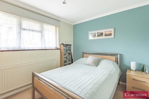 3 Copthorne Close, Shepperton, TW17 9EW