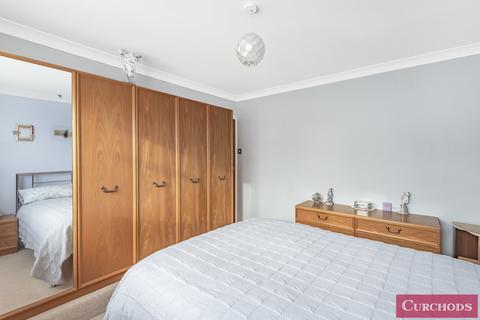 3 Copthorne Close, Shepperton, TW17 9EW
