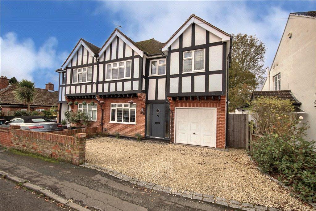 Albert Road, Englefield Green, Surrey, TW20 3 bed semidetached house