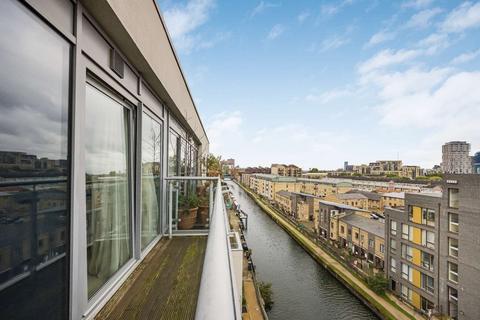 2 bedroom flat for sale, Werner Court, Limehouse Cut, London