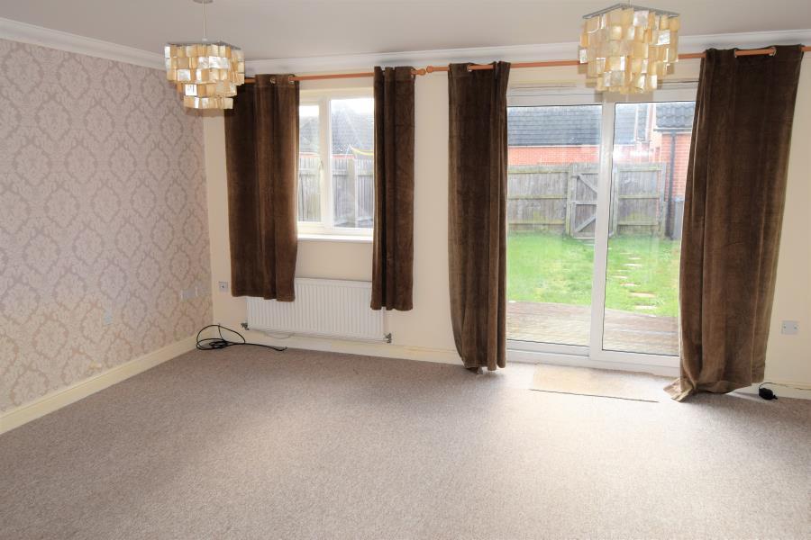 SPALDING LANE, KESGRAVE, IPSWICH 3 bed semidetached house £850 pcm (£196 pw)