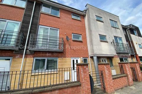 4 bedroom townhouse to rent - Falconwood Way, Ashton Old Road, Beswick, Manchester, M11 3LN