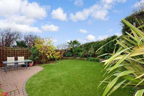 29 Calderwood, Gravesend, DA12 4QH