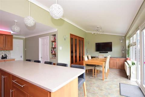 29 Calderwood, Gravesend, DA12 4QH