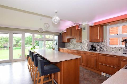 29 Calderwood, Gravesend, DA12 4QH