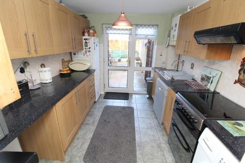 3 bedroom semi-detached house for sale - Stour Close, Newport Pagnell, Buckinghamshire
