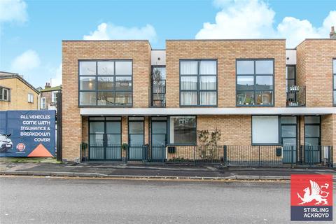 27 Crossway, London, N16 8LA