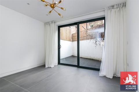 27 Crossway, London, N16 8LA
