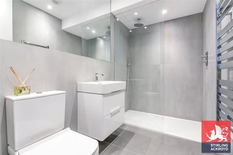 27 Crossway, London, N16 8LA