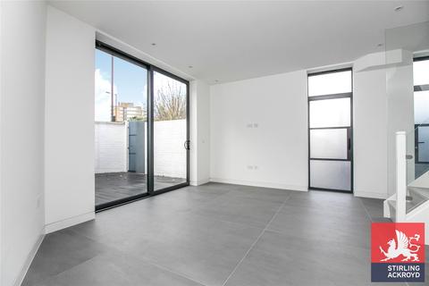 33 Crossway, London, N16 8LA