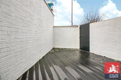 33 Crossway, London, N16 8LA