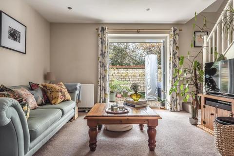 166 Blakes Avenue, Witney, OX28 3UD