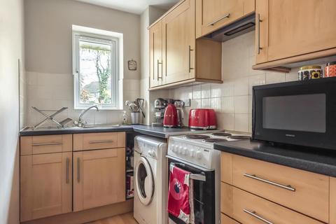 166 Blakes Avenue, Witney, OX28 3UD