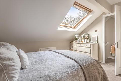 166 Blakes Avenue, Witney, OX28 3UD