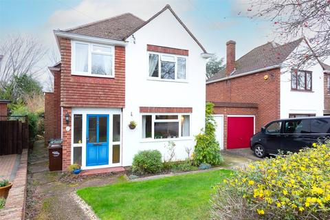 21 Cedar Close, Bagshot, GU19 5AB