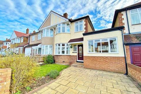 25 Pembridge Avenue, Twickenham, TW2 6AE
