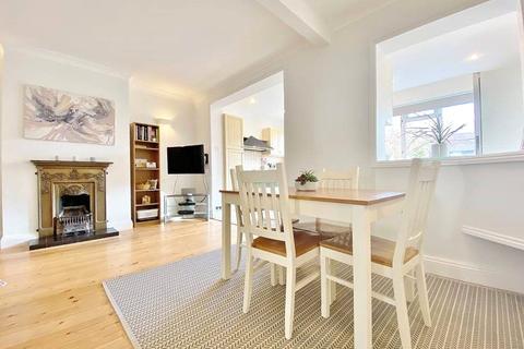 25 Pembridge Avenue, Twickenham, TW2 6AE