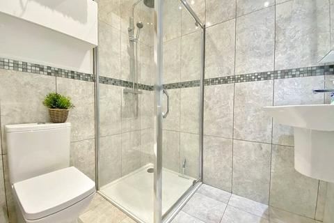 25 Pembridge Avenue, Twickenham, TW2 6AE