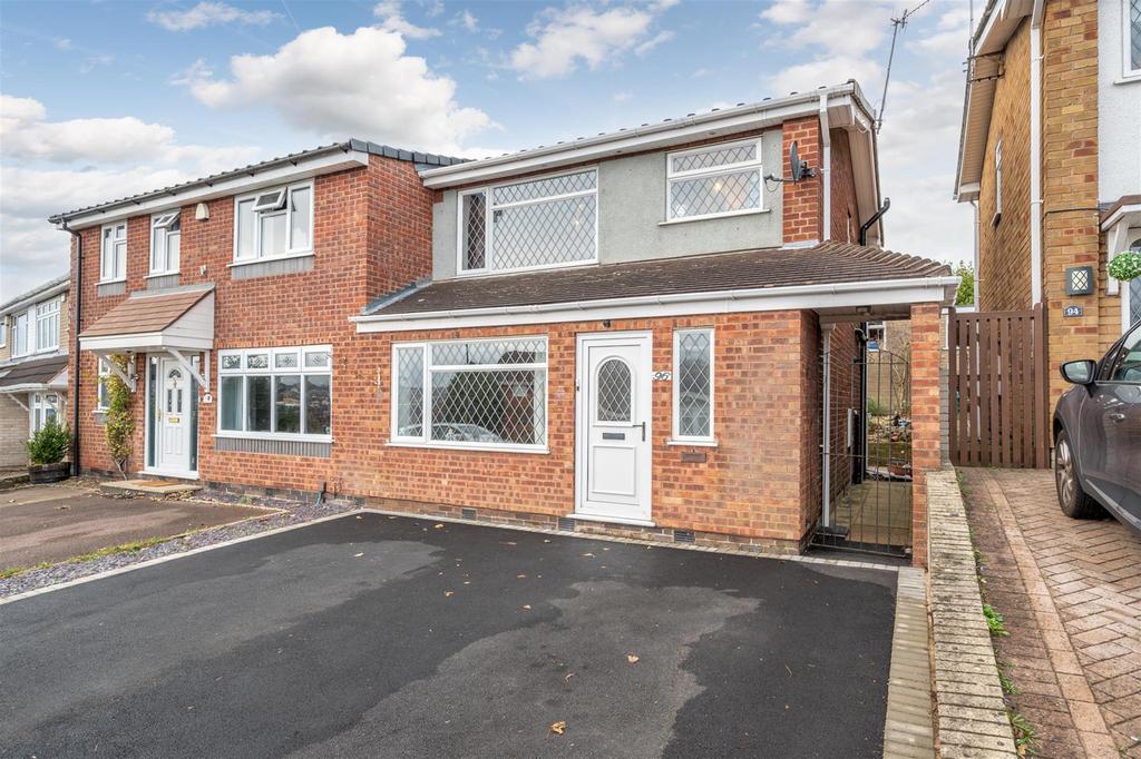 Stamford Road, Brierley Hill, DY5 2PY 3 bed semidetached house £190,000
