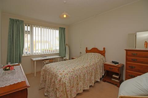 8 Berwick Avenue, Thornton-cleveleys, FY5 2JT