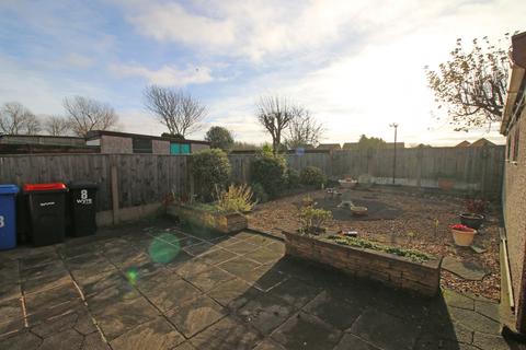 8 Berwick Avenue, Thornton-cleveleys, FY5 2JT