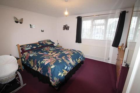 24 Rowland Way, Ashford, TW15 1RX