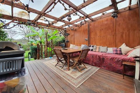 26 Forest View Road, London, E17 4EL