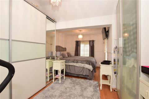 26 Forest View Road, London, E17 4EL