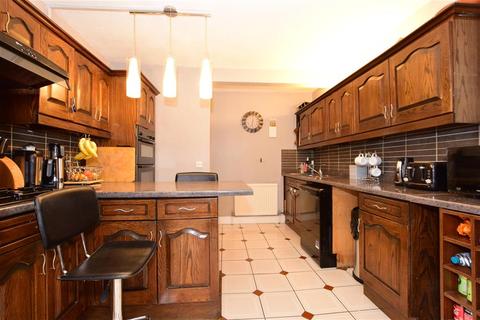 26 Forest View Road, London, E17 4EL
