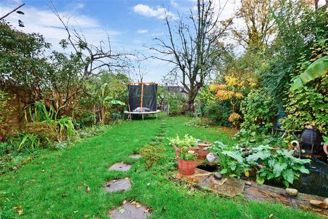 26 Forest View Road, London, E17 4EL