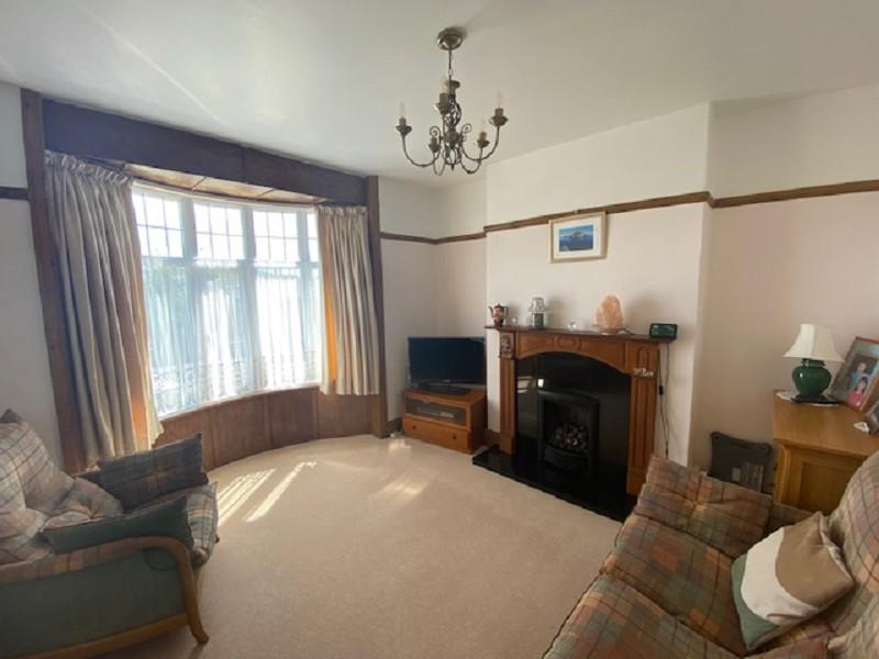 Longford Road, Neath, Neath Port Talbot. 3 bed semidetached house £195,000