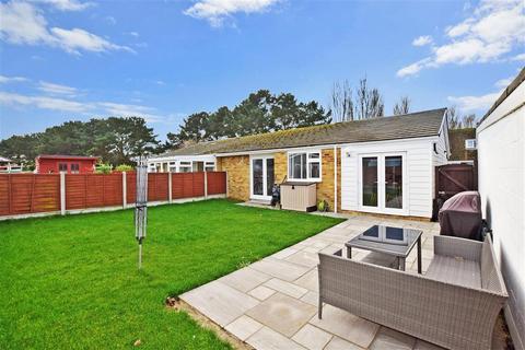 3 Finch Grove, Hythe, CT21 6QY