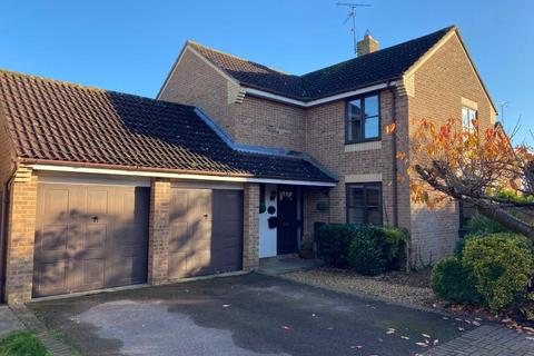 18 Cumbrae Drive, Great Billing, Northampton, NN3 9HD