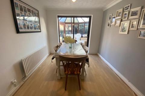 18 Cumbrae Drive, Great Billing, Northampton, NN3 9HD